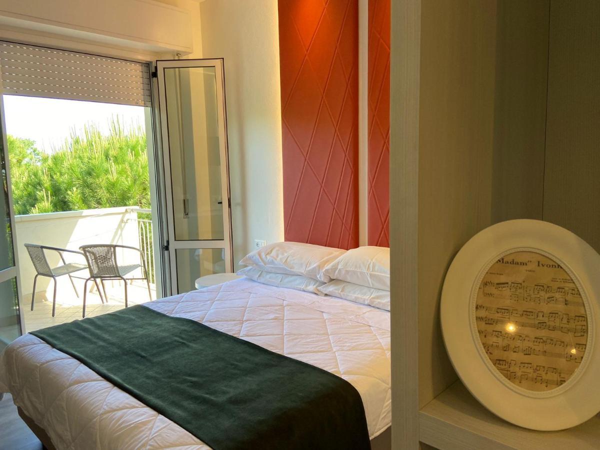 Hotel Loretta & Dependance Cervia Exterior photo
