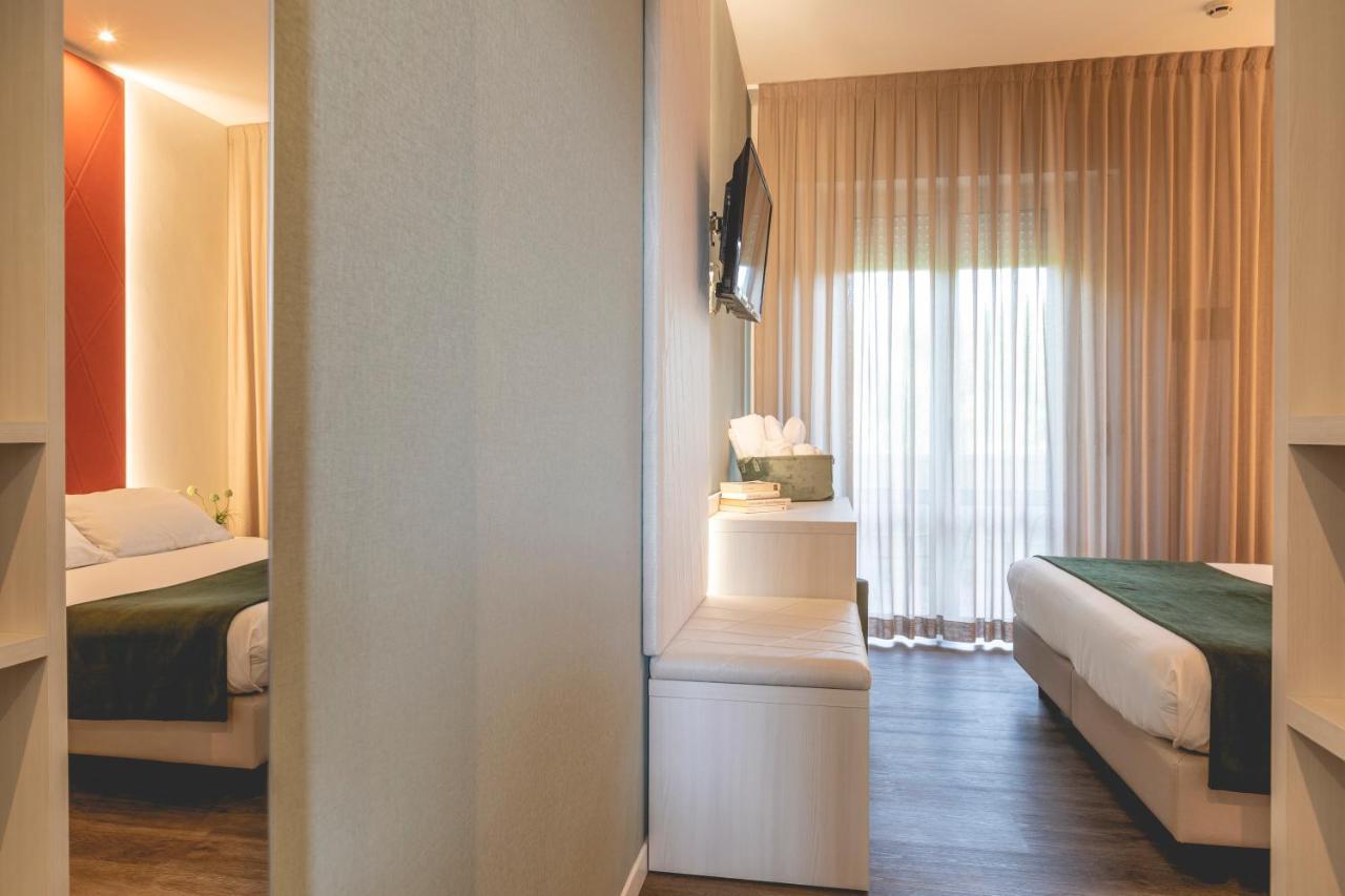 Hotel Loretta & Dependance Cervia Exterior photo